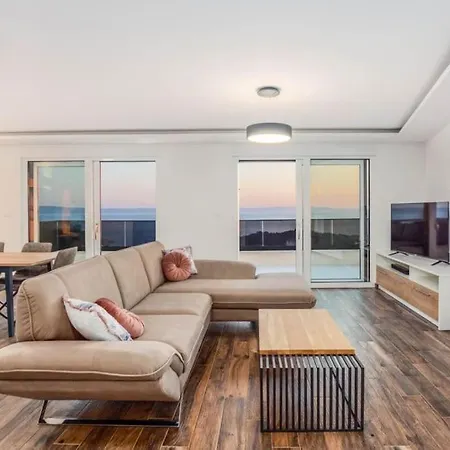 Appartamento Luxury Penthouse - Views, Hot Tub & Pool
